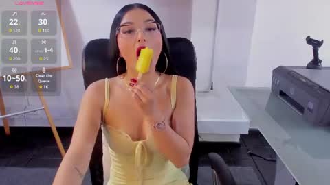 jade_connor online show from 06/12/26, 07:24