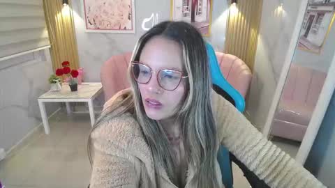 Jade  online show from 11/22/25, 03:55