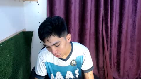 Snapshot of jade_kaizo chatting on 12/21/24, 11:44 Jade online show from 12/21/24, 11:44