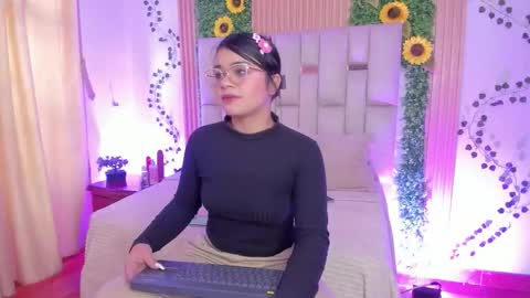 Snapshot of jade_nm chatting on 11/11/25, 01:00 ade online show from 11/11/25, 01:00