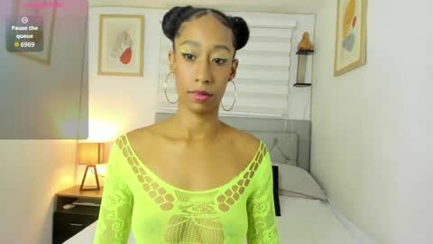Snapshot of jade_obi chatting on 03/05/25, 02:56 Jade smile online show from 03/05/25, 02:56