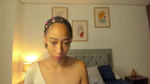 Snapshot of jade_obi chatting on 10/21/25, 03:13 Jade smile online show from 10/21/25, 03:13