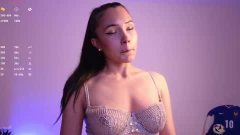 Jade Paris online show from 06/15/26, 05:15