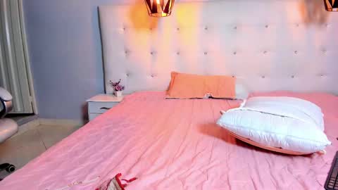 Snapshot of jade_scarllet chatting on 12/21/24, 07:35 karlla scarlet online show from 12/21/24, 07:35