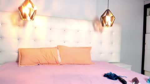 Snapshot of jade_scarllet chatting on 12/29/24, 03:22 karlla scarlet online show from 12/29/24, 03:22