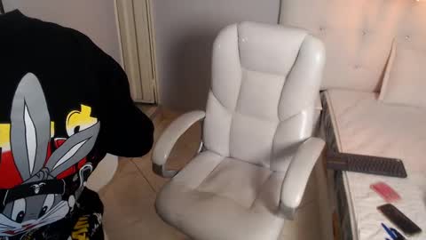 Snapshot of jade_scarllet chatting on 01/15/25, 08:26 karlla scarlet online show from 01/15/25, 08:26