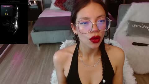 Snapshot of jade_storm_ chatting on 01/25/25, 08:31 JADE online show from 01/25/25, 08:31