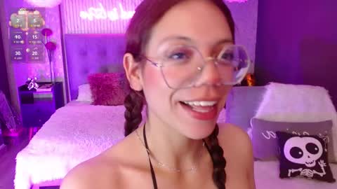 Snapshot of jade_storm_ chatting on 11/21/25, 09:13 JADE online show from 11/21/25, 09:13