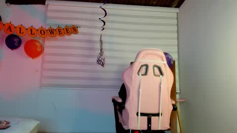 Jade online show from 10/24/25, 03:36