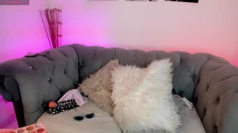 Jade online show from 12/03/25, 03:25