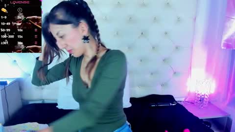 jade white  online show from 01/13/25, 01:06