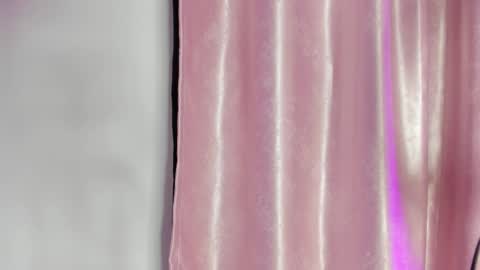 jade white  online show from 09/23/25, 12:52