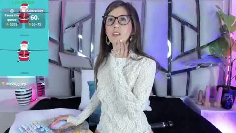 jade white  online show from 12/01/25, 01:27