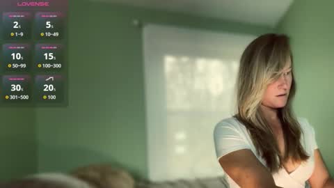 Snapshot of jadeamaryllis_ chatting on 11/20/25, 02:39 jadeamaryllis_ online show from 11/20/25, 02:39