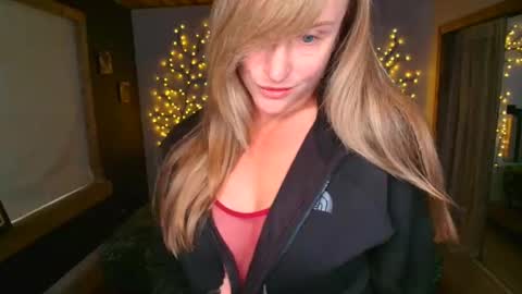 jadeamaryllis_ online show from 04/18/26, 02:21