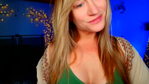 jadeamaryllis_ online show from 05/03/26, 01:28