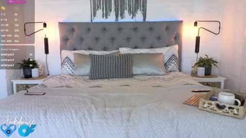 Jade online show from 10/28/25, 08:18