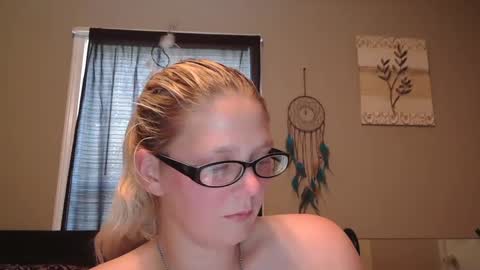 JadeLuv online show from 12/01/24, 05:24