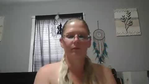 JadeLuv online show from 10/25/25, 06:13