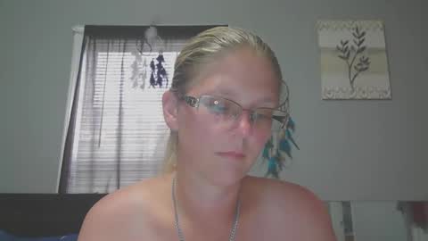 JadeLuv online show from 05/21/26, 06:04
