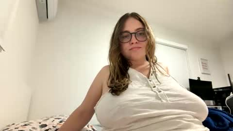 Snapshot of jademonroe0522 chatting on 10/29/25, 11:06 jademonroe0522 online show from 10/29/25, 11:06