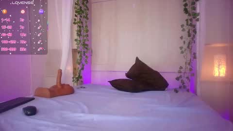 Snapshot of jademuller_ chatting on 09/09/25, 08:08 JADE online show from 09/09/25, 08:08