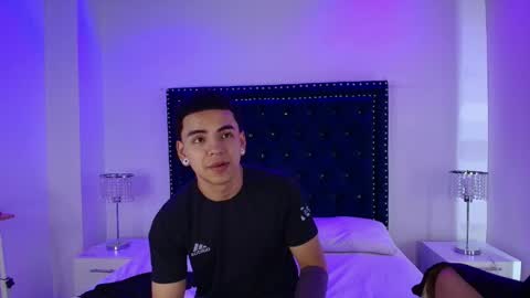 Snapshot of jaden_and_sofia chatting on 04/22/26, 03:31 Jaden and Sofia online show from 04/22/26, 03:31