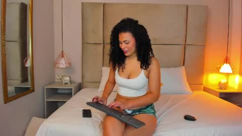 Snapshot of jadetorres_ chatting on 07/04/26, 08:04 Jade online show from 07/04/26, 08:04