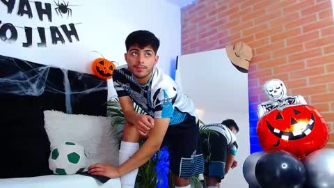 Jaiden online show from 10/31/25, 08:32