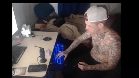 showingitoff online show from 12/05/25, 06:44