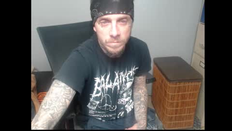 Snapshot of jake265897 chatting on 12/20/25, 07:04 showingitoff online show from 12/20/25, 07:04