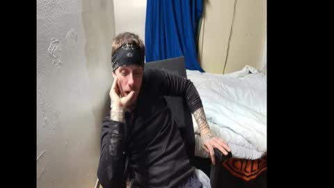 Snapshot of jake265897 chatting on 01/16/26, 06:06 showingitoff online show from 01/16/26, 06:06