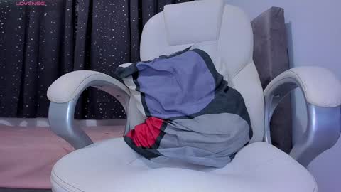 Snapshot of jake_evanss_ chatting on 12/11/24, 10:25 JAKE online show from 12/11/24, 10:25