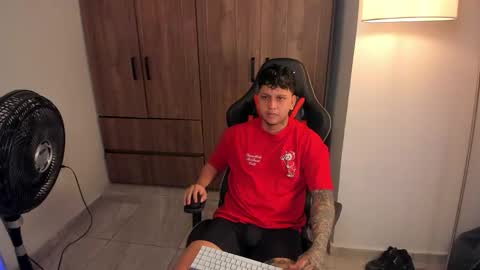 Snapshot of jake_pons chatting on 05/13/26, 09:17 Jake Pons online show from 05/13/26, 09:17