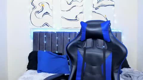 Snapshot of jake_shadow14 chatting on 12/03/24, 06:06 Hi guys im new 3 online show from 12/03/24, 06:06