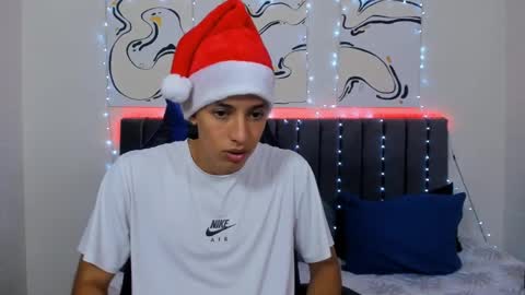 Snapshot of jake_shadow14 chatting on 12/16/24, 07:10 Hi guys im new 3 online show from 12/16/24, 07:10