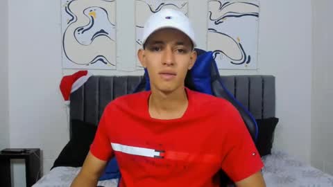 Snapshot of jake_shadow14 chatting on 12/21/24, 02:09 Hi guys im new 3 online show from 12/21/24, 02:09