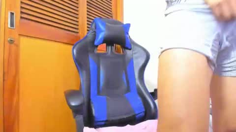 Snapshot of jake_shadow14 chatting on 01/27/25, 10:16 Hi guys im new 3 online show from 01/27/25, 10:16
