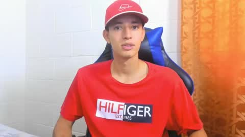 Snapshot of jake_shadow14 chatting on 02/13/25, 06:05 Hi guys im new 3 online show from 02/13/25, 06:05
