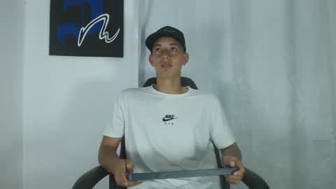 Snapshot of jake_shadow14 chatting on 02/28/25, 06:41 Hi guys im new 3 online show from 02/28/25, 06:41