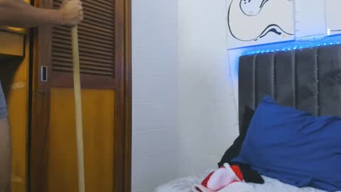 Snapshot of jake_shadow14 chatting on 03/04/25, 11:22 Hi guys im new 3 online show from 03/04/25, 11:22