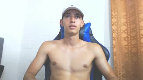 Snapshot of jake_shadow14 chatting on 03/11/25, 08:42 Hi guys im new 3 online show from 03/11/25, 08:42