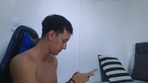 Hi guys im new 3 online show from 02/14/26, 05:53