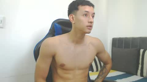Hi guys im new 3 online show from 04/25/26, 02:14