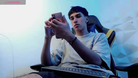 Snapshot of jake_tripp chatting on 12/31/24, 04:27 jake_tripp online show from 12/31/24, 04:27