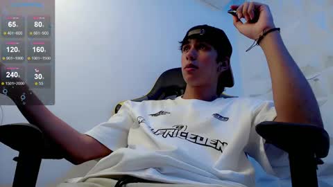 Snapshot of jake_tripp chatting on 02/20/25, 06:50 jake_tripp online show from 02/20/25, 06:50