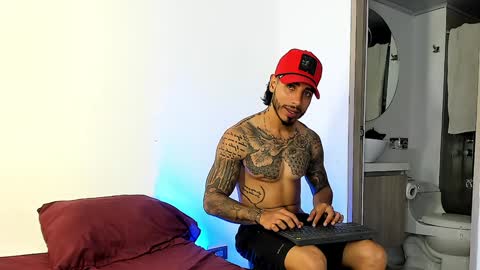 Snapshot of jakee_brown chatting on 02/05/25, 04:16 Santiago online show from 02/05/25, 04:16