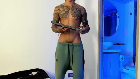 Snapshot of jakee_brown chatting on 02/10/25, 10:53 Santiago online show from 02/10/25, 10:53