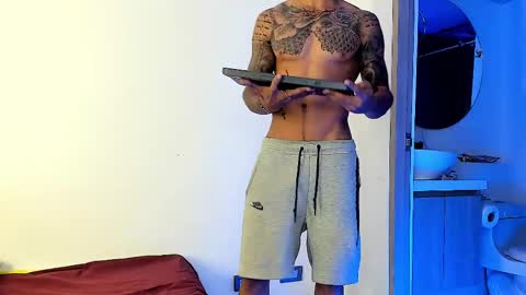 Snapshot of jakee_brown chatting on 02/11/25, 09:20 Santiago online show from 02/11/25, 09:20