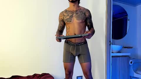 Santiago online show from 02/12/25, 04:54